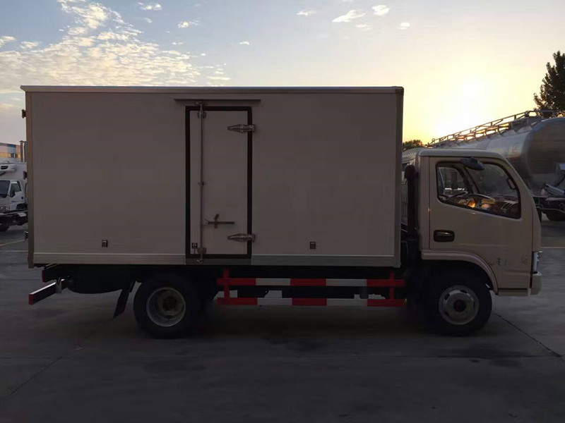東風(fēng)國五4米2冷藏車