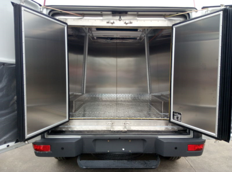 依維柯國五面包冷藏車