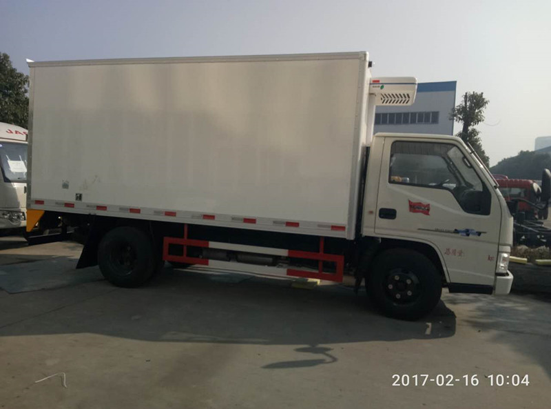 江鈴國五4米2肉鉤冷藏車 (5).jpg