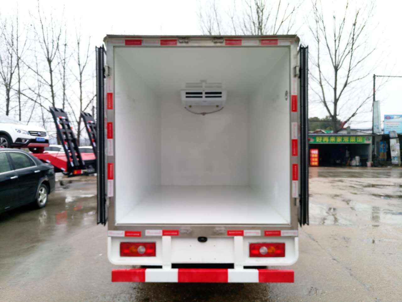 金杯國(guó)五冷藏車 (7).jpg