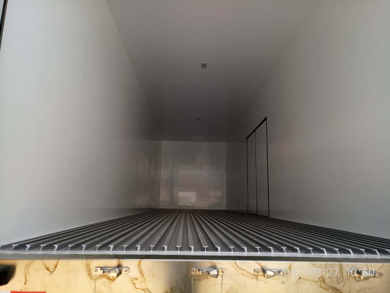 天龍國(guó)五9米6冷藏車