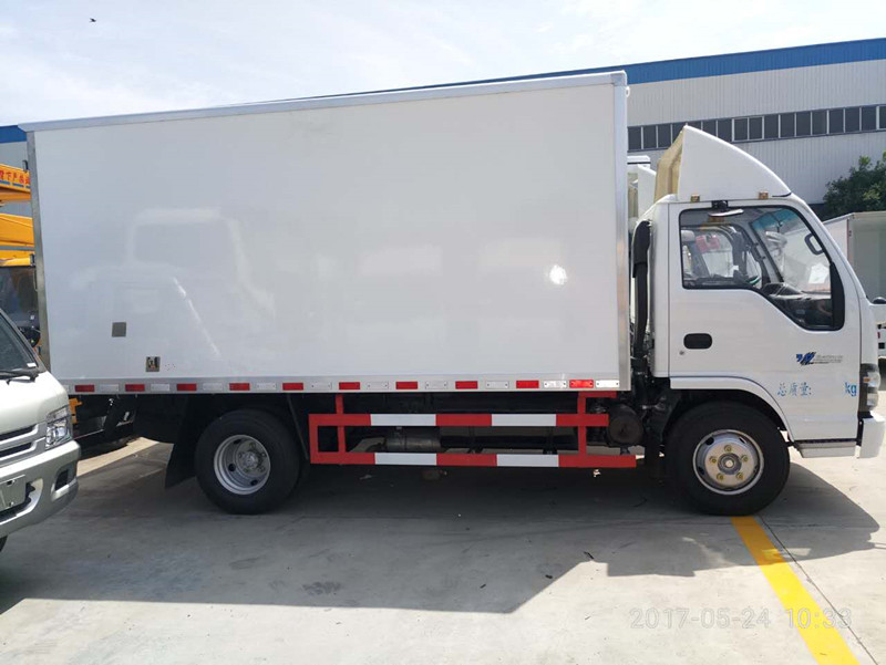 五十鈴國(guó)五4米2冷藏車(chē)