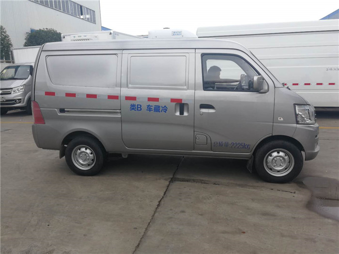 長(zhǎng)安國(guó)五面包冷藏車(chē) (3).jpg