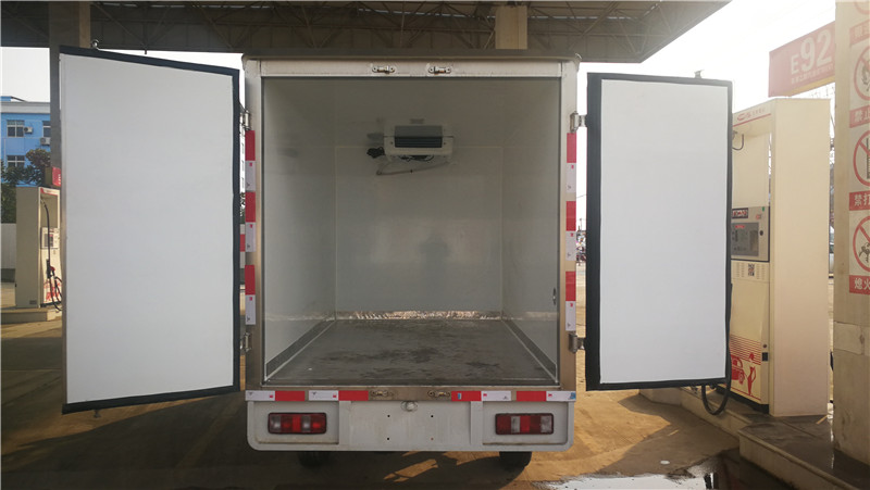長安2米7冷藏車