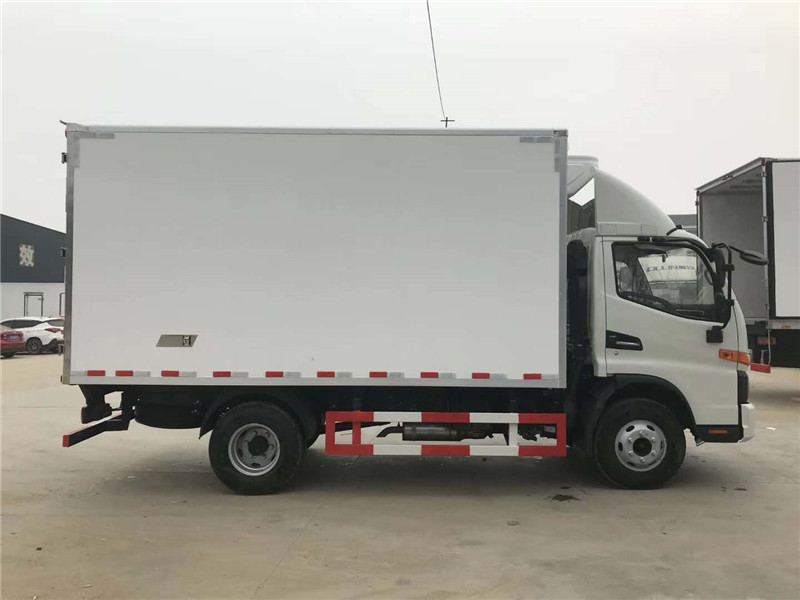 江淮駿鈴4米2肉鉤冷藏車