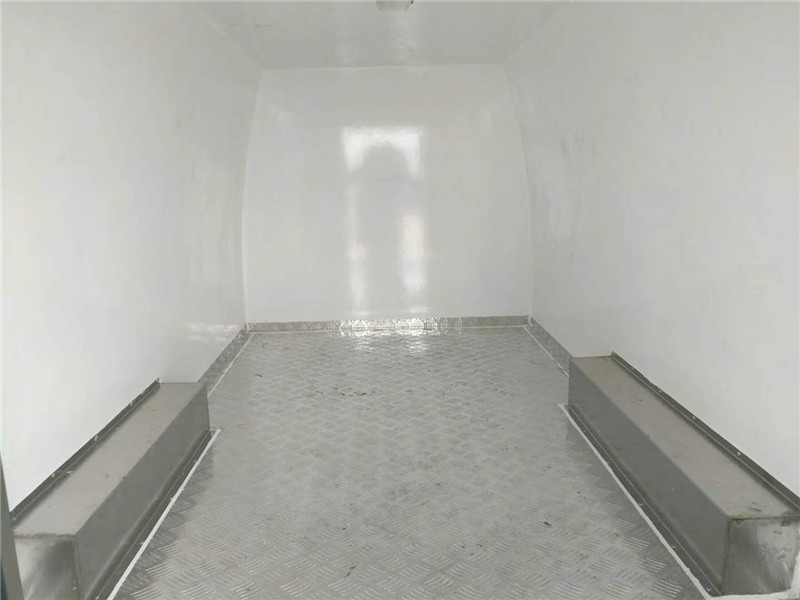 長安睿行面包冷藏車