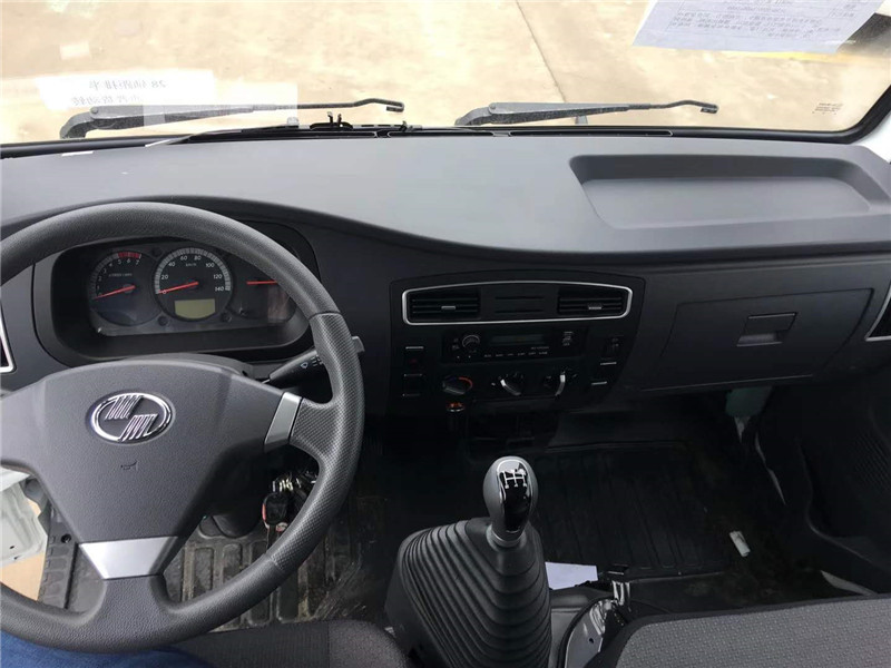 躍進排半3米2冷藏車 (1).jpg