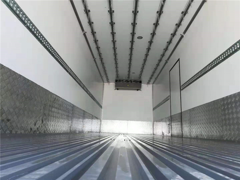 東風(fēng)天錦8米6冷藏車 (7).jpg