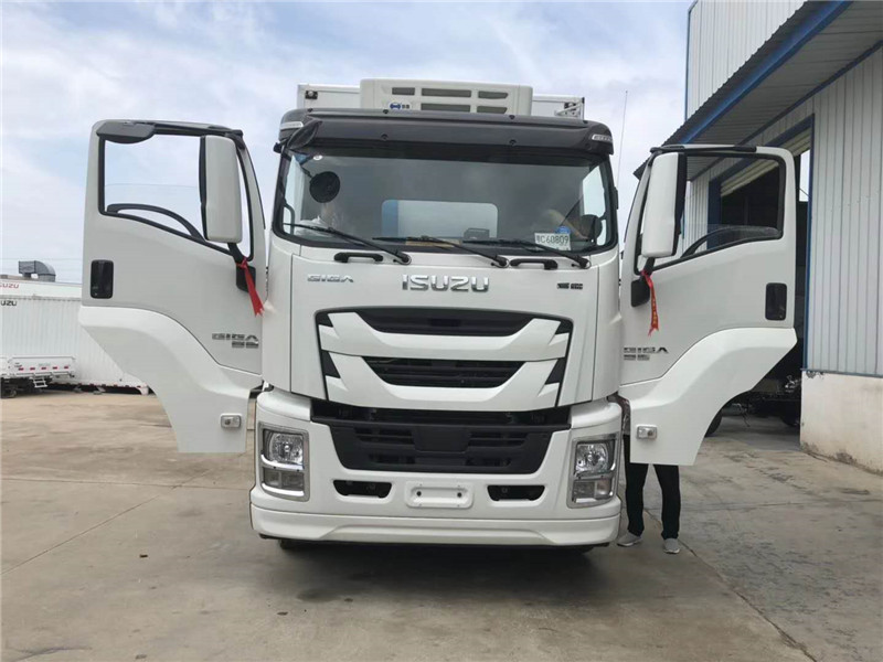 五十鈴9米6冷藏車 (5).jpg