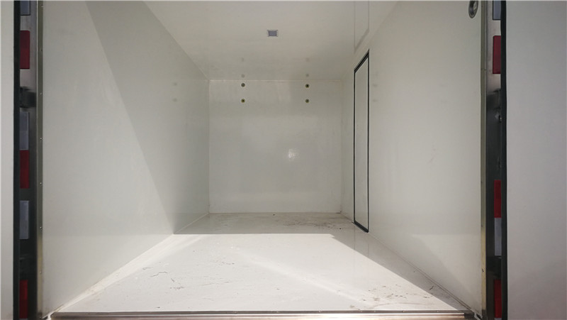 江鈴國(guó)六4米2冷藏車 (6).jpg