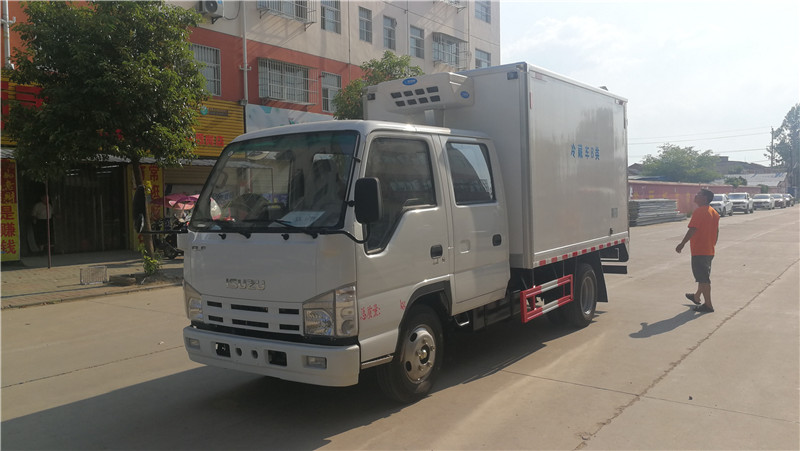 五十鈴雙排國六冷藏車 (3).jpg