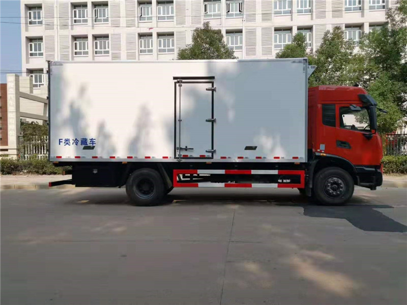 東風(fēng)天錦國六6米8冷藏車