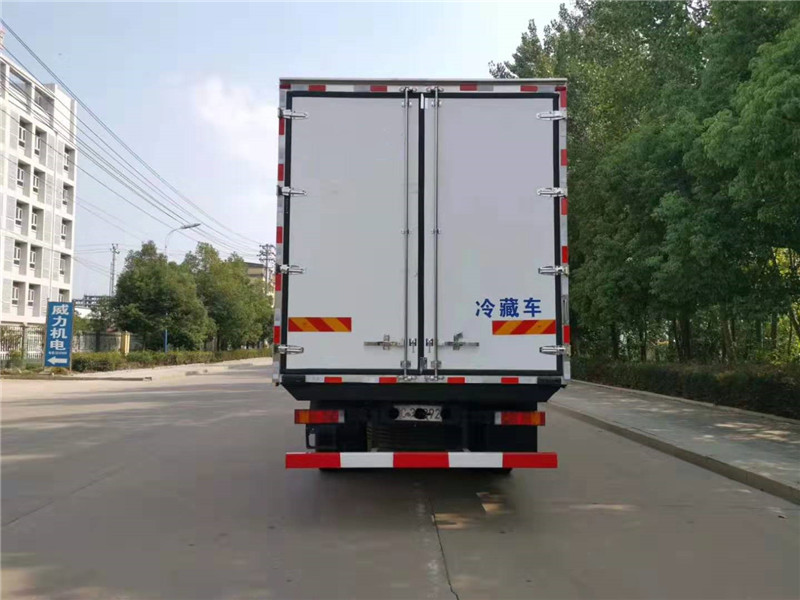 東風(fēng)天錦國六6米8冷藏車