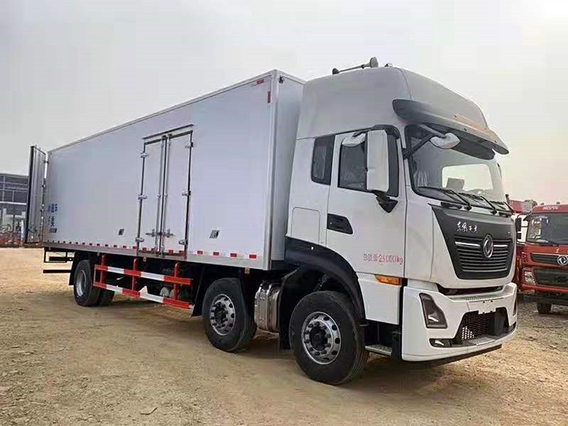 天龍小三軸9米6冷藏車 (5).jpg